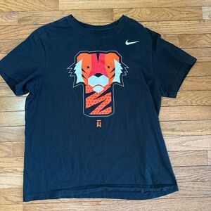 Nike tiger woods t shirt size large